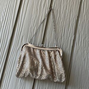 Vintage Whiting & Davis Silver Mesh Kisslock Bag – Made in USA – 7" x 3.75"